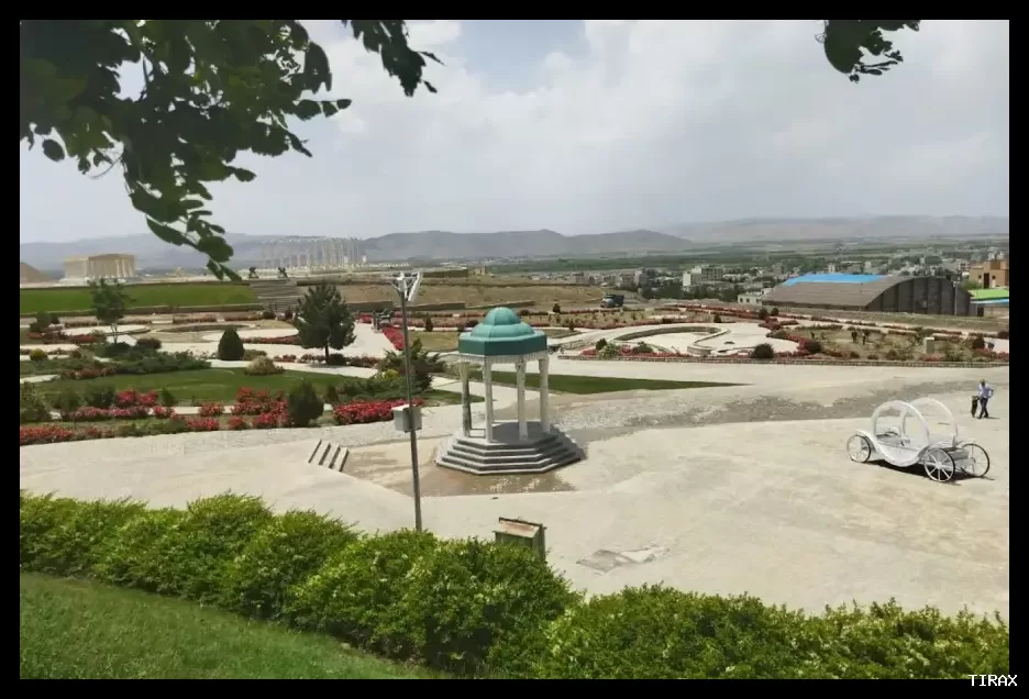 مینی ورلد ملایر؛ سفر به سراسر جهان در یک روز